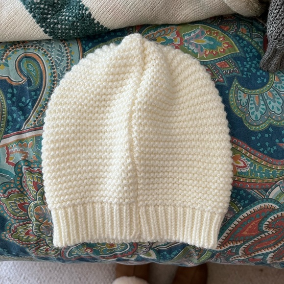 Fabletics Beanie - Picture 2 of 5